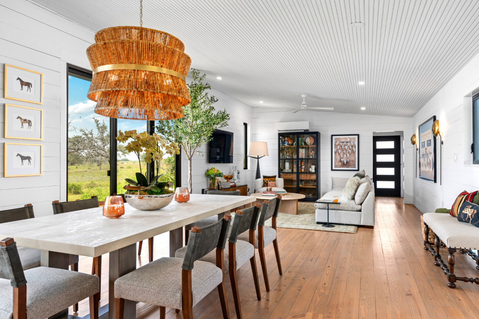 1Chula Bee - Stonewall Interior - 07684