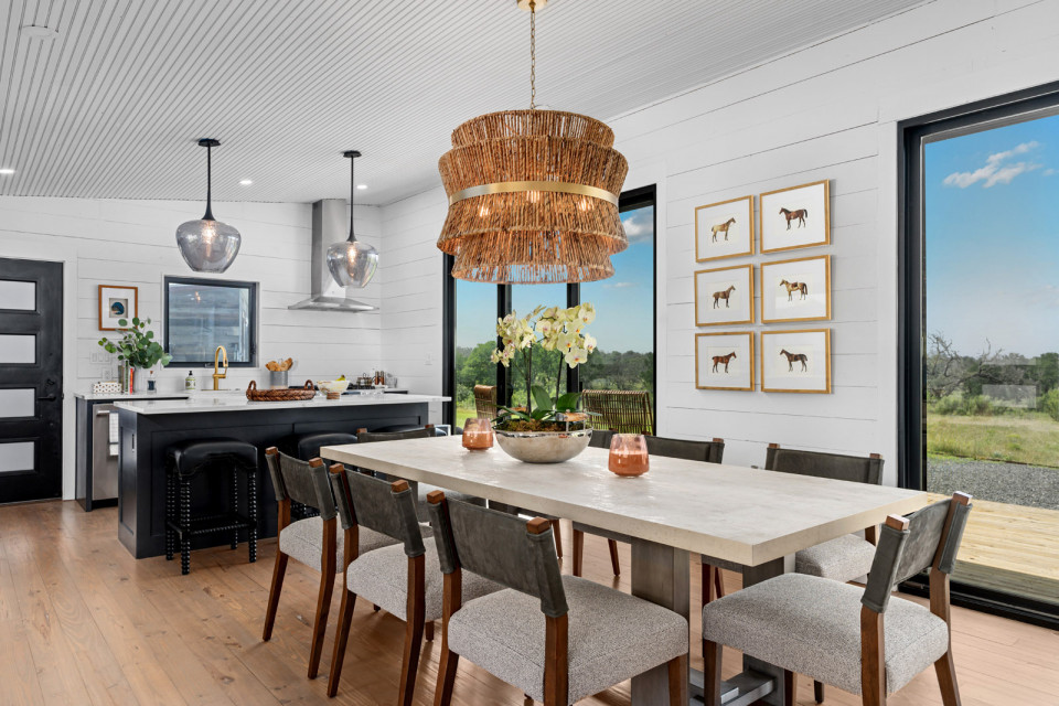 2Chula Bee - Stonewall Interior - 07633